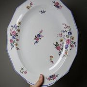 Service plate Bernardaud Limoges porcelain with floral decoration from the 1920s to 1950s.