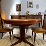 Oval Scandinavian table