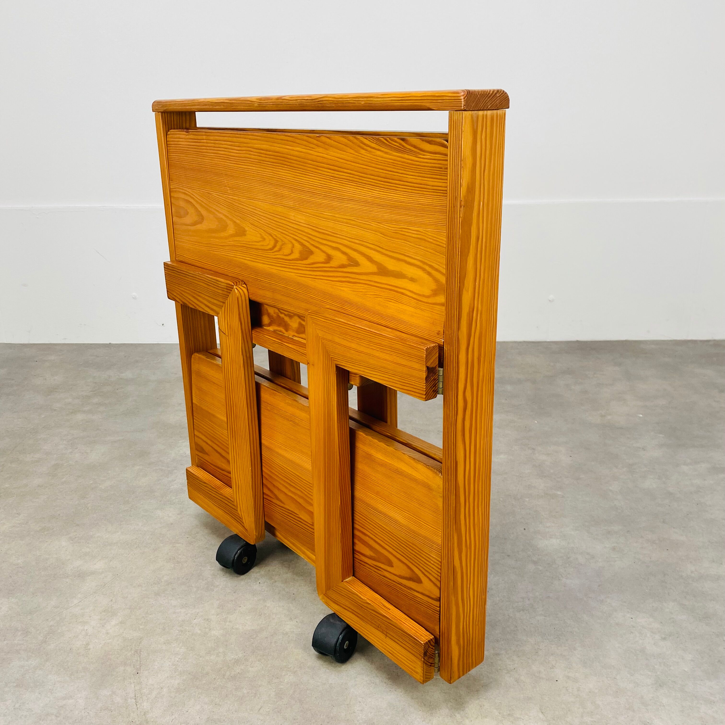 Folding tray in pine 70s vintage Scandinavian design