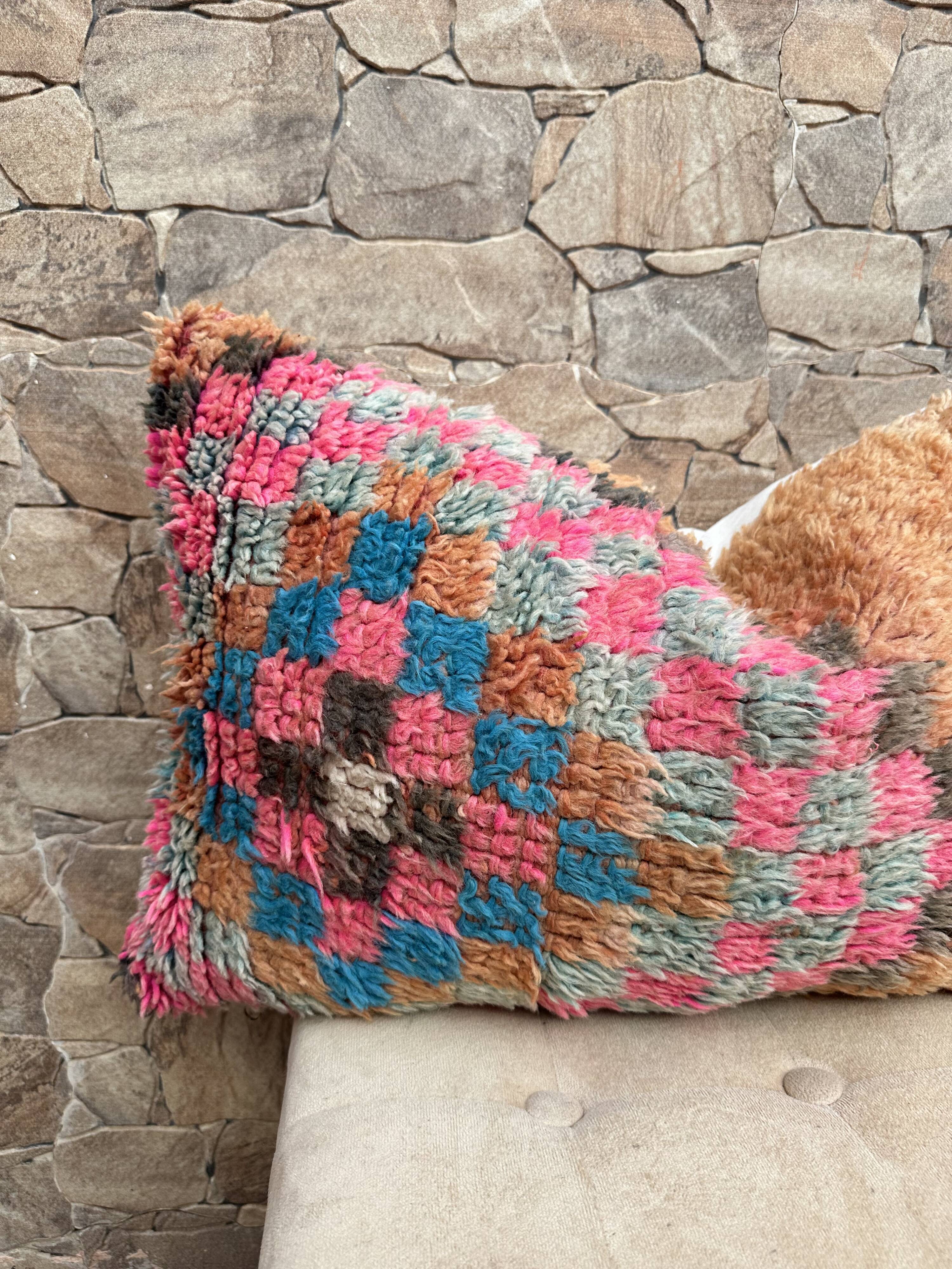 Coussin kilim berbère vintage du maroc