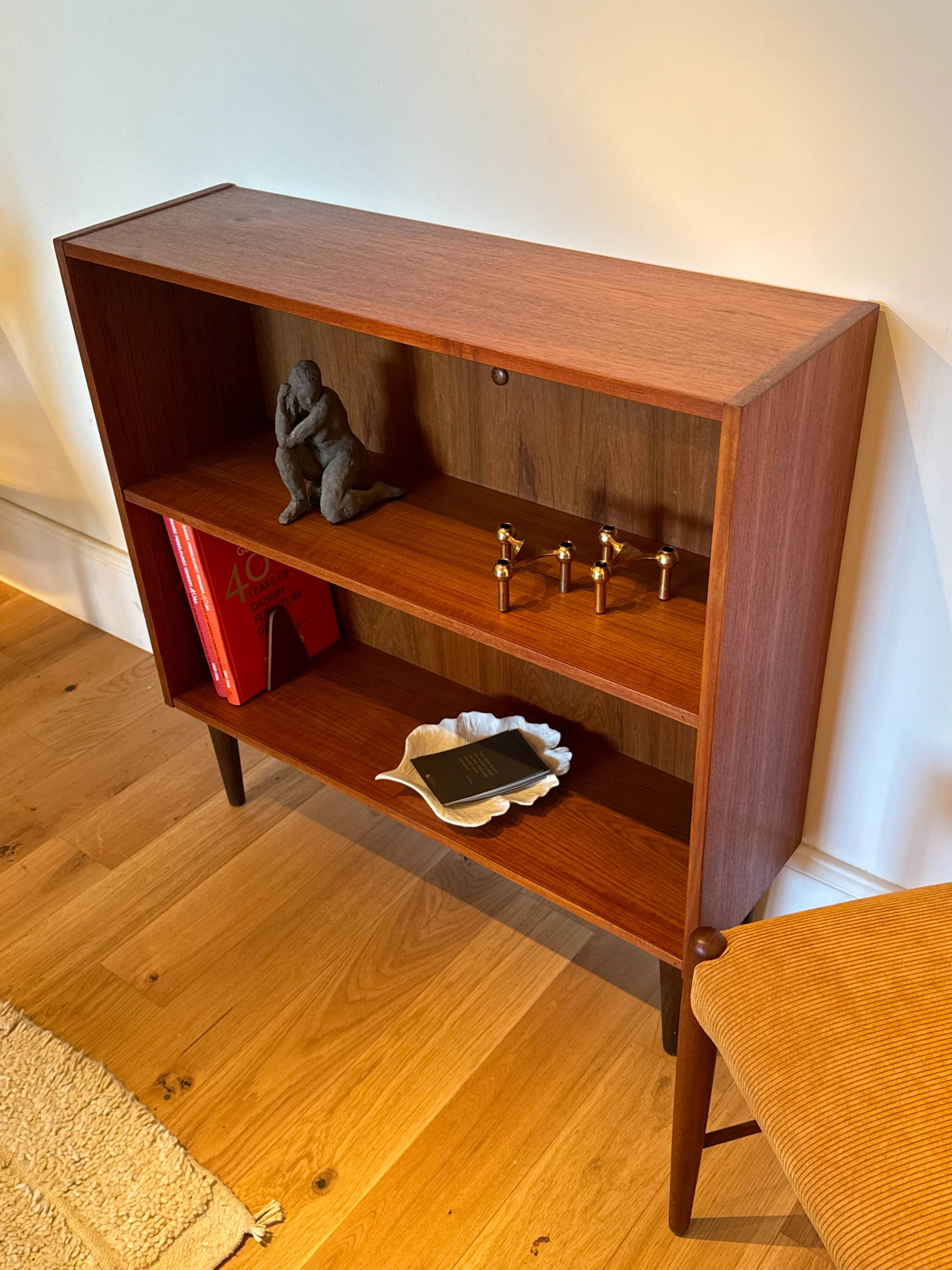 Bibliothèque scandinave basse vintage en teck « Ellen »