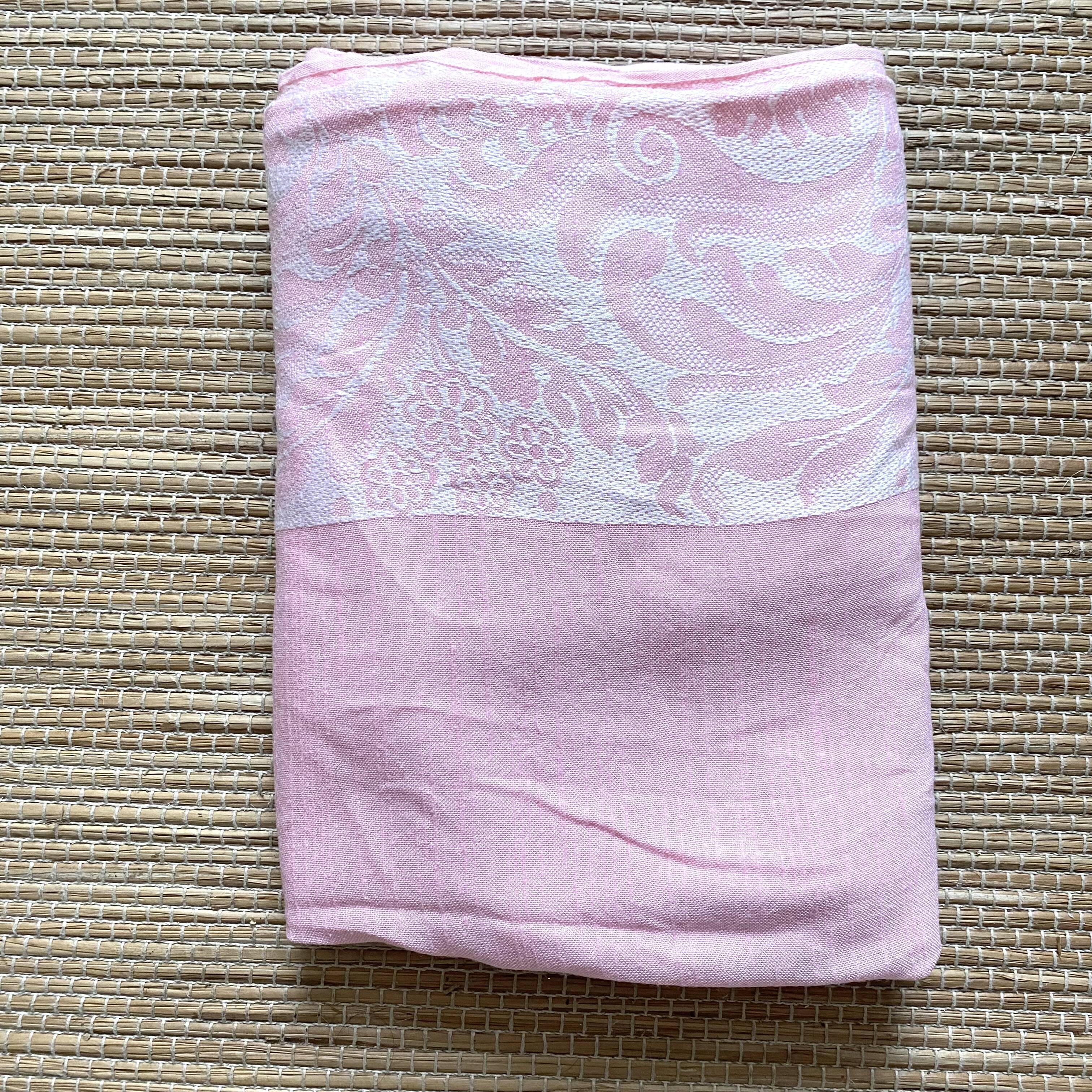 Rectangular tablecloth 200X150 cm pink and white