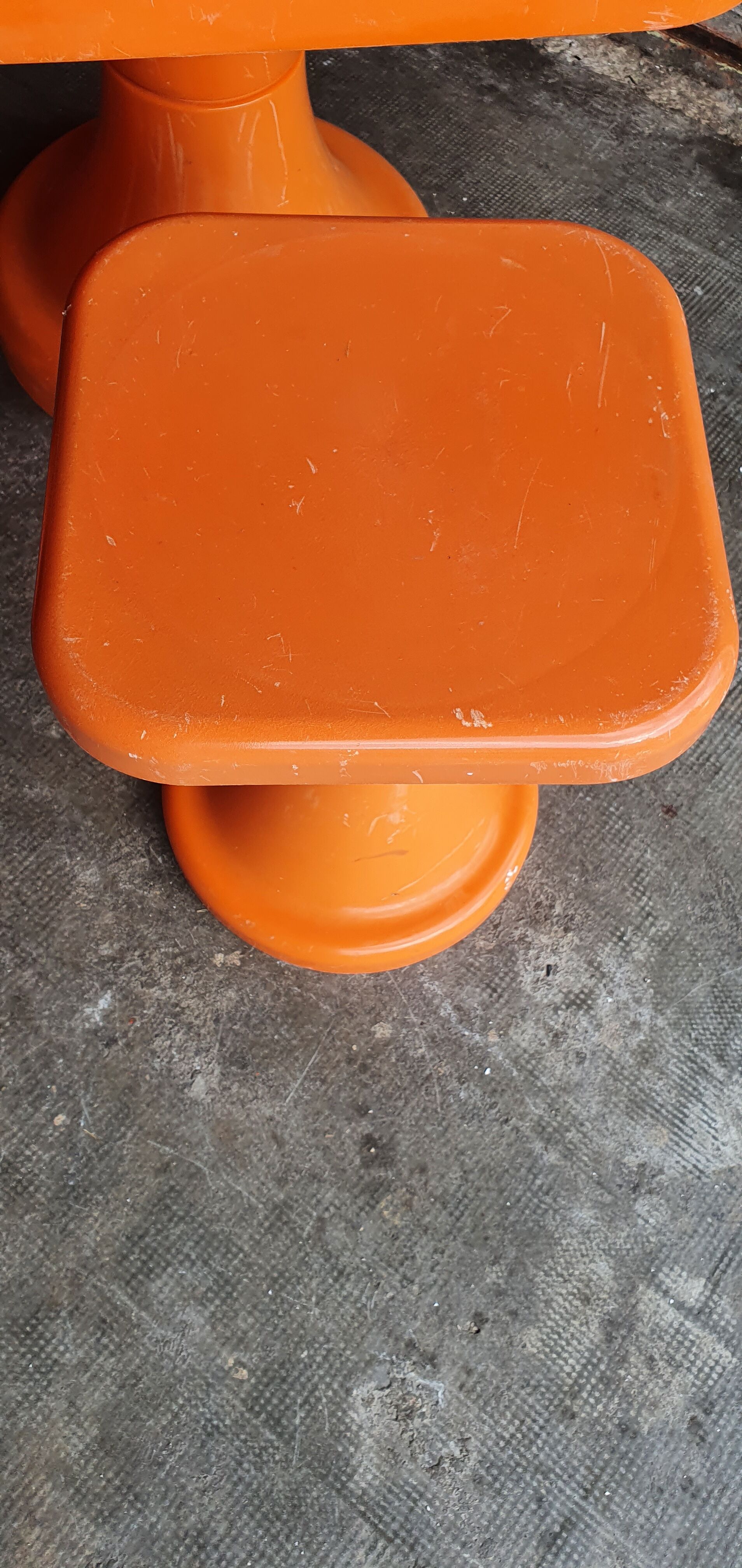 Table & stools P.Ginger from 1970