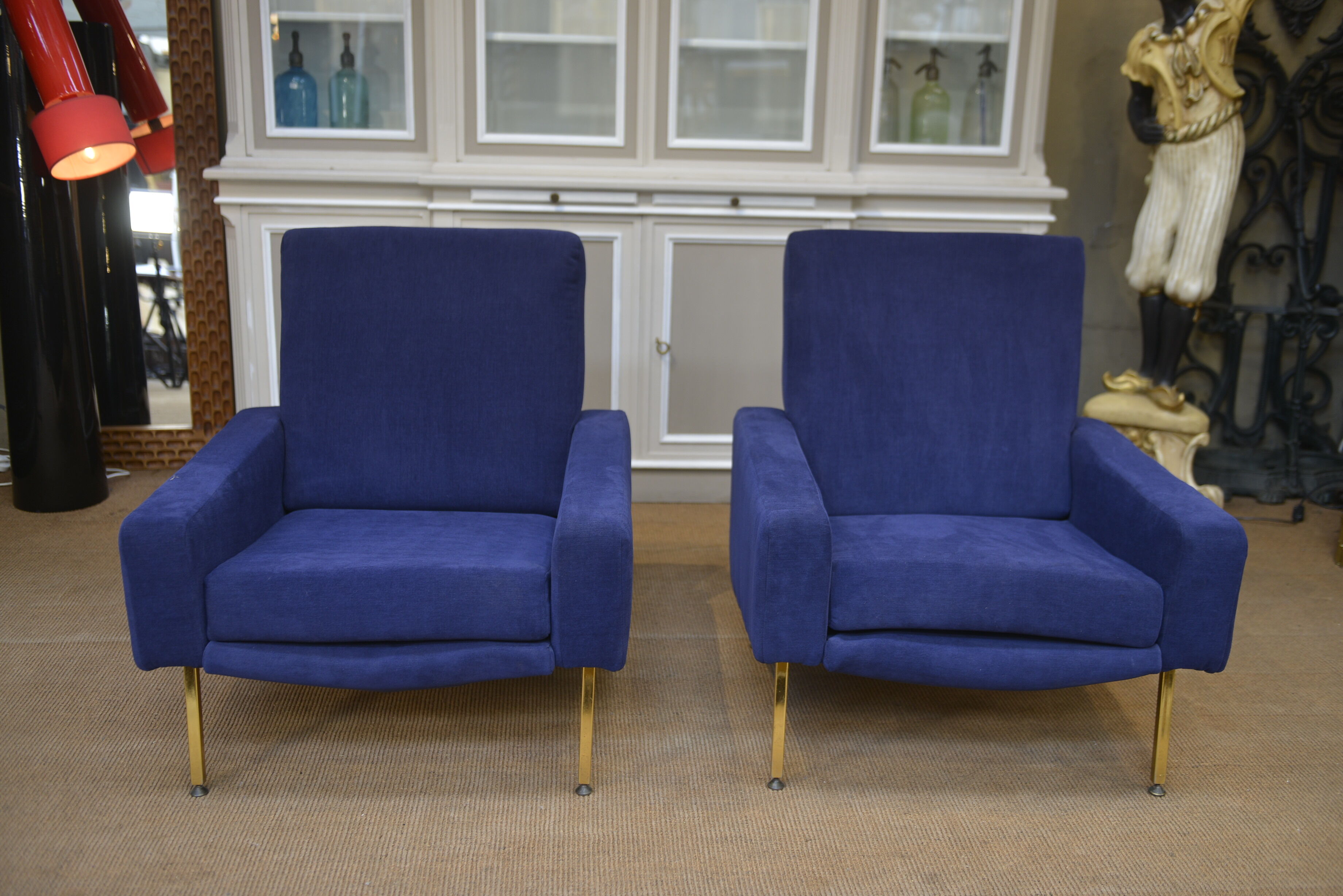 Pair of armchairs and ottoman vintage 1950 in blue velour and brass
