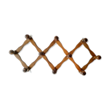 Accordion coatrack