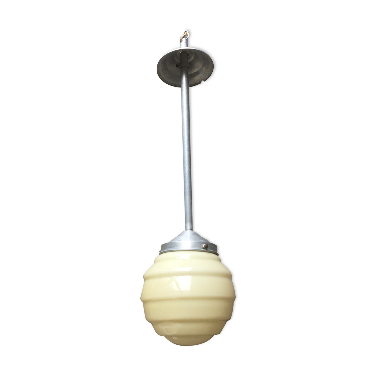 Art Deco ball suspension