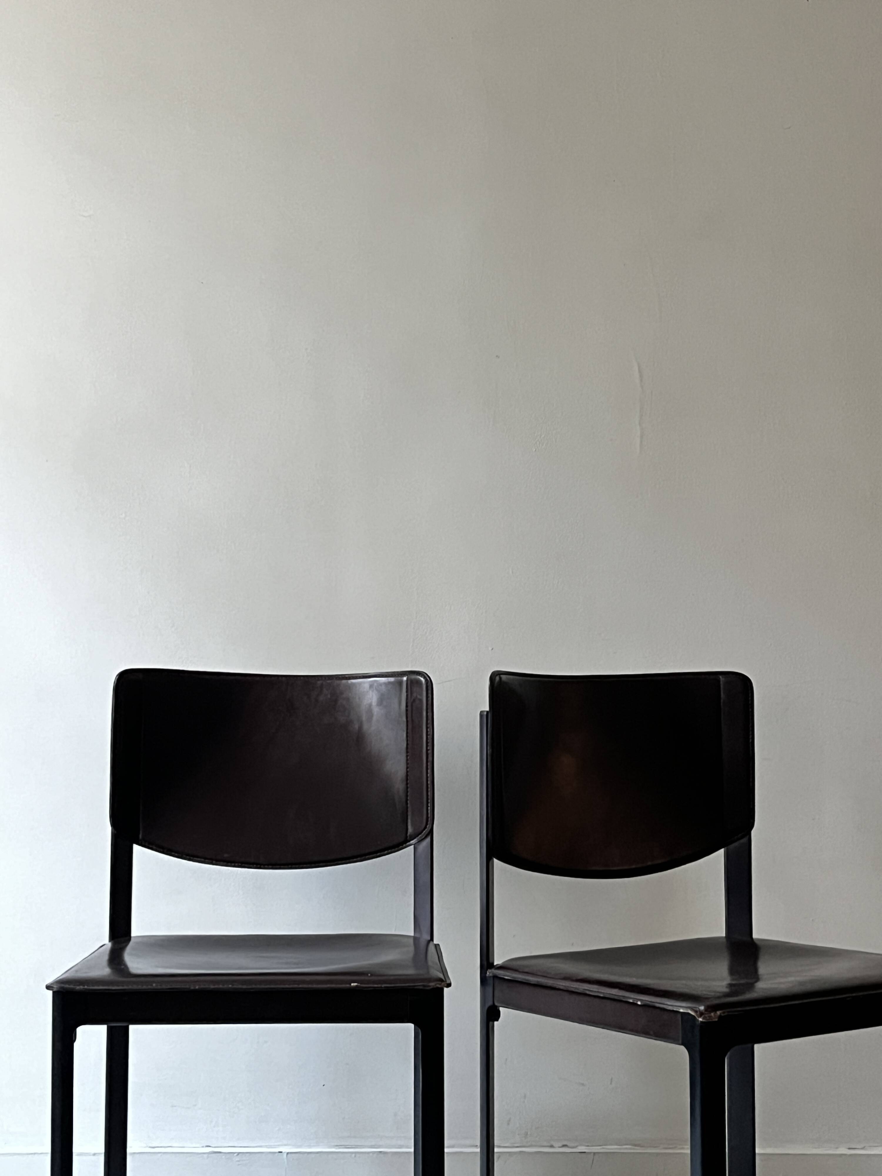 Set of 2 Italian chairs in brown Havana leather, design MATTEO GRASSI