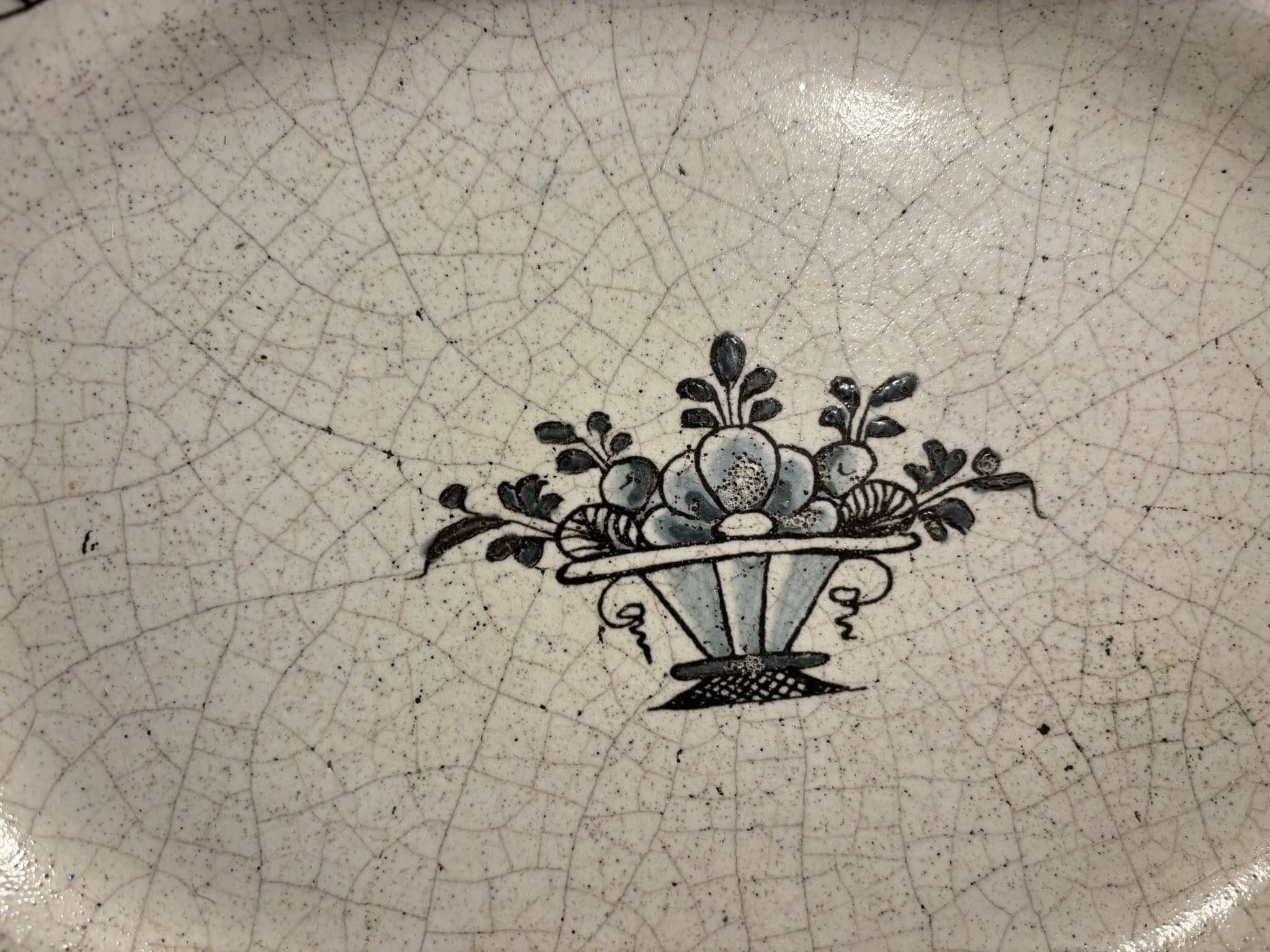 Old black ass type dish