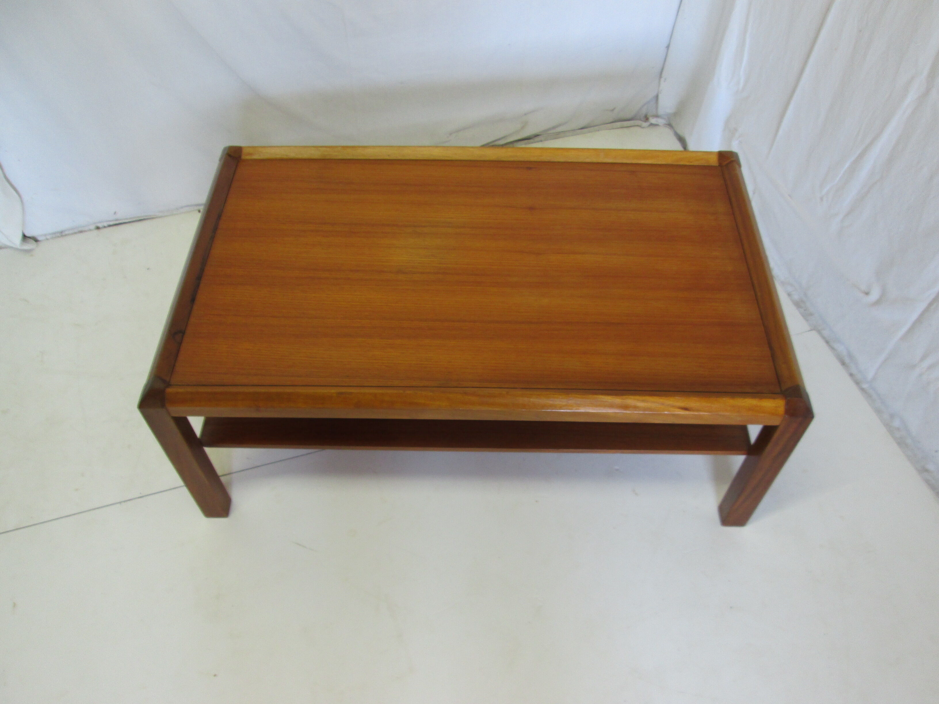 Table basse en teck vintage