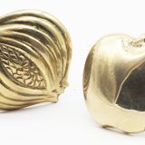 Lot of 2 rounds of brass towel pomegranate and apple