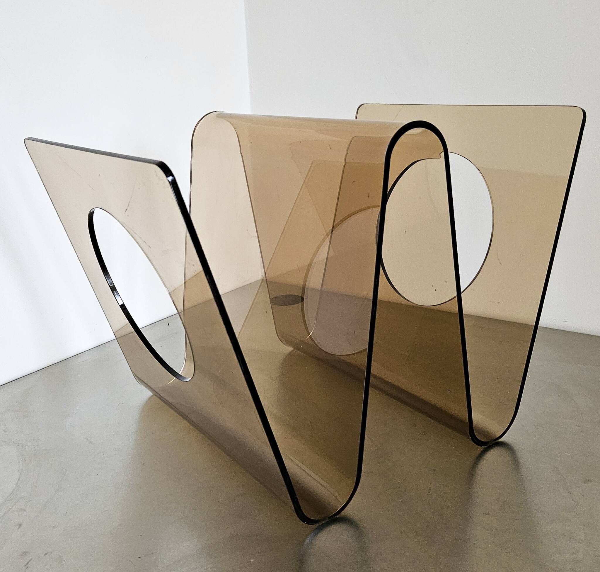 Vintage magazine rack 1970 Michel Dumas for Roche Bobois