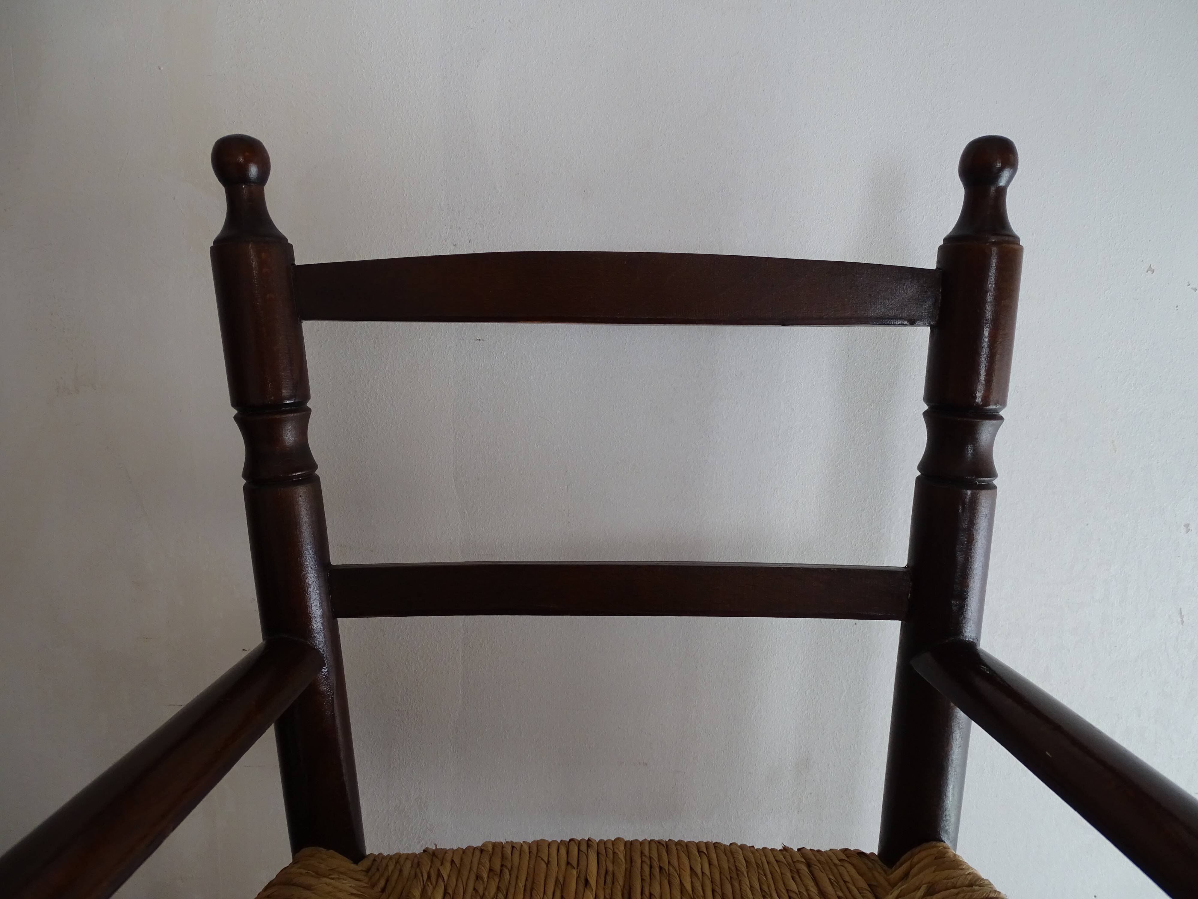 Chaise paillée enfant en bois vintage