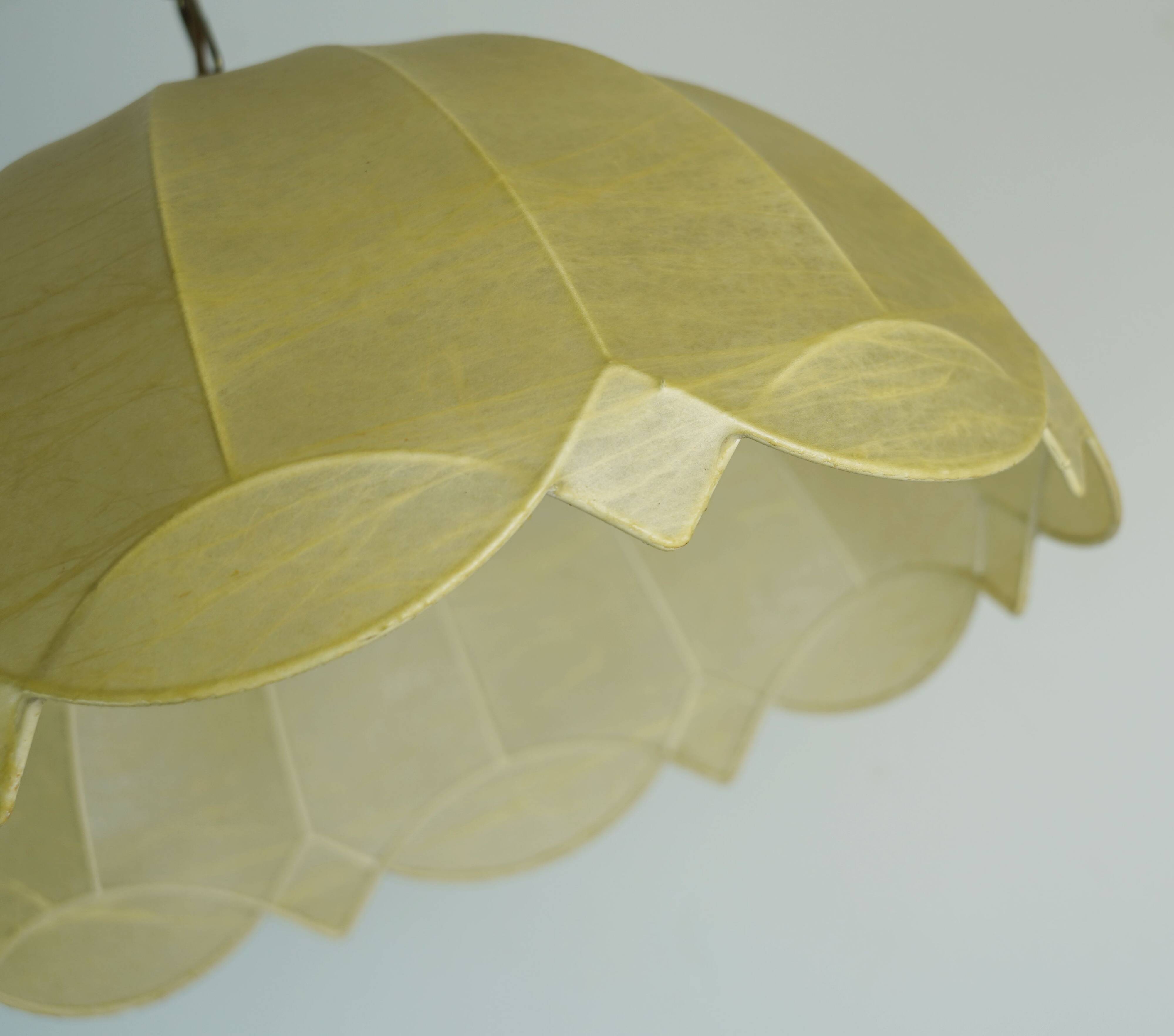 very beautiful mid century modern cocoon PENDANT LIGHT 1970s