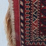 Wall rug with oriental patterns.