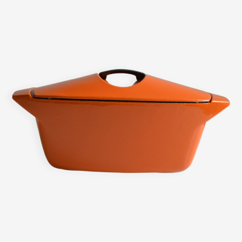 Le Creuset France "la coquelle" by R Loewy orange enameled cast iron casserole
