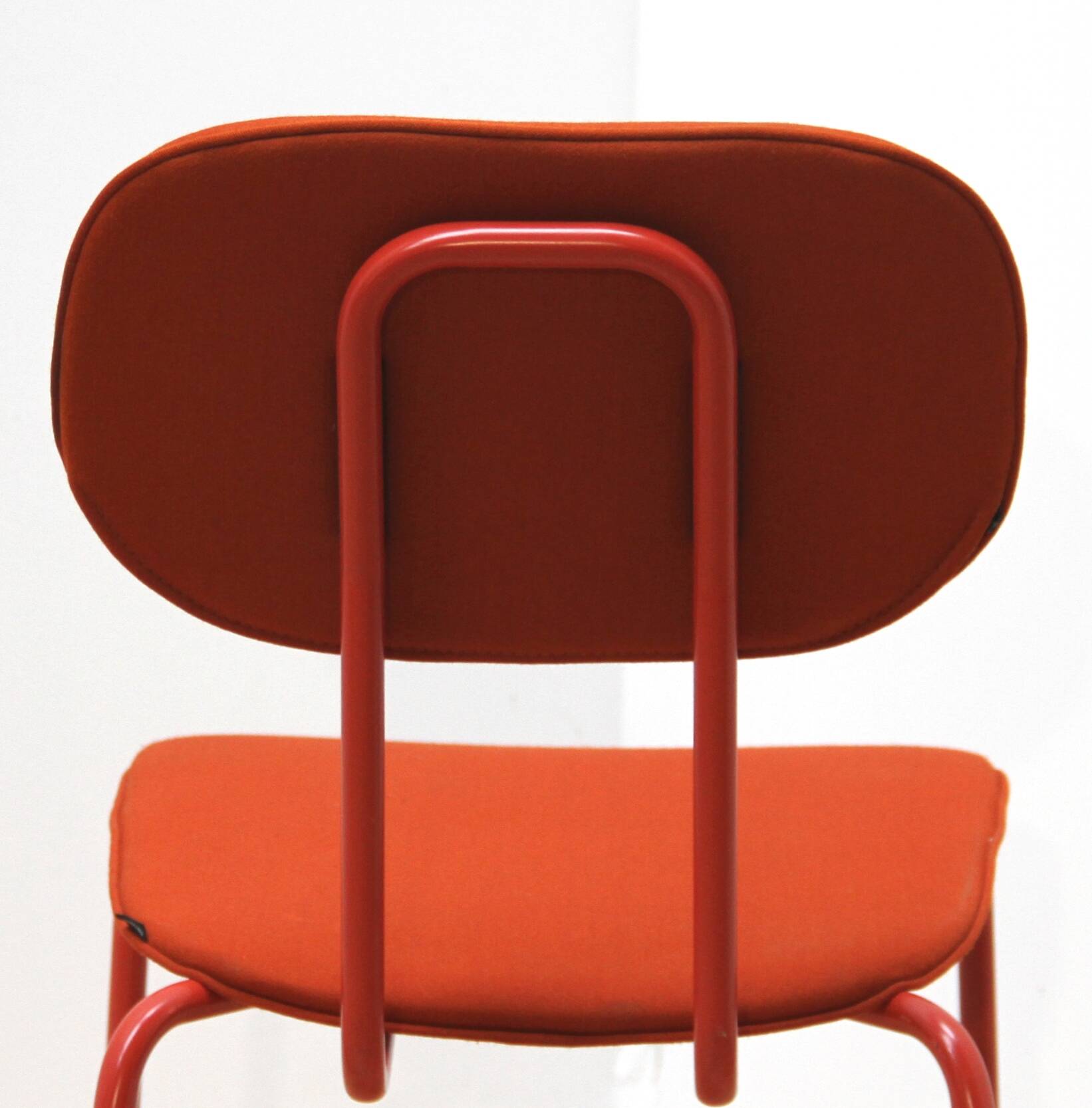 Chaise New School, MDD