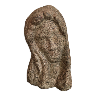 Sculpture religieuse en pierre de granit "Visage reposant sur une main"