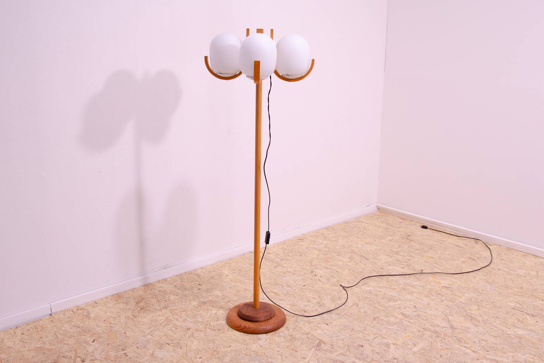 Lampadaire d'hôtel de l'ère atomique, Tchécoslovaquie, années 1970