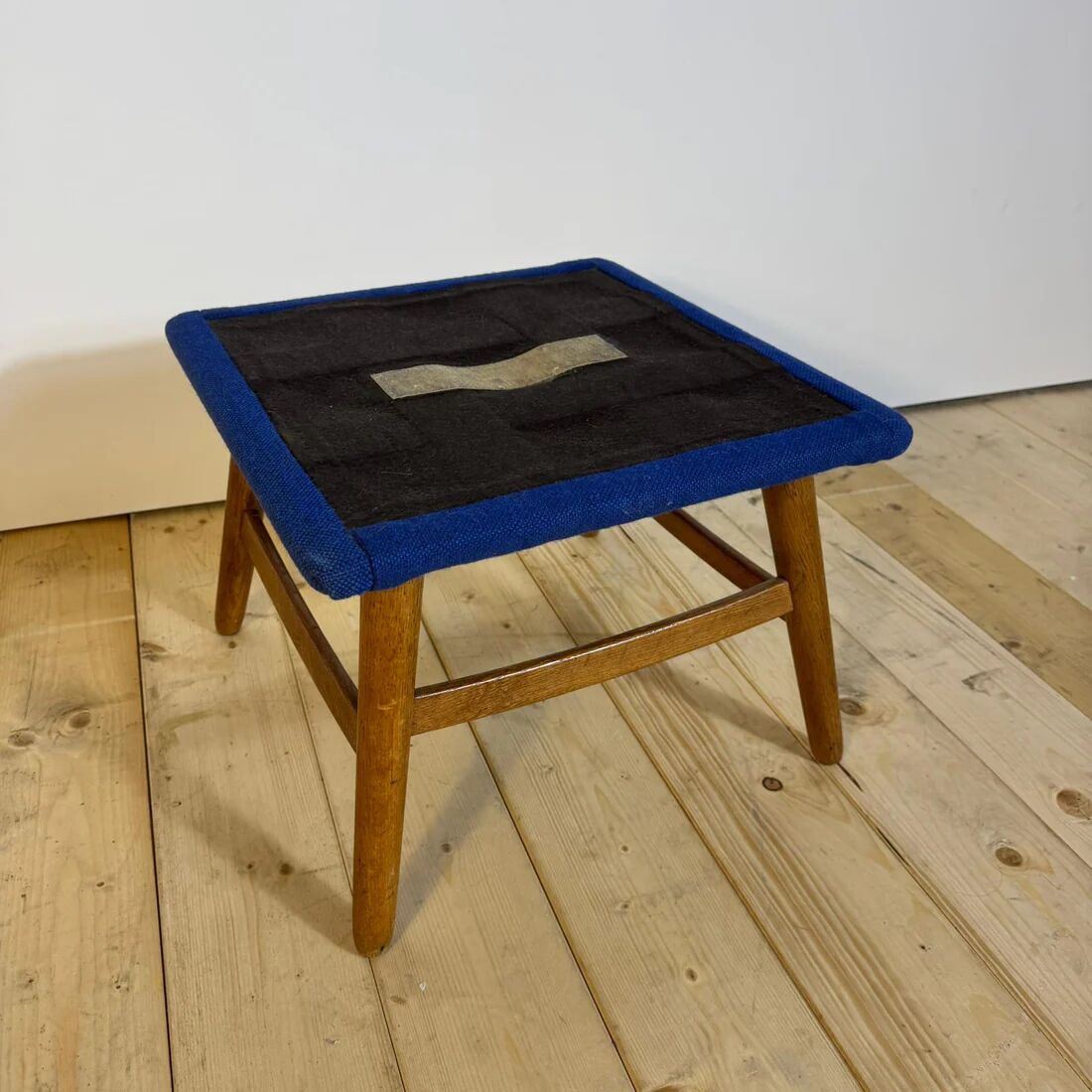 Danish mid-century modern pouf/footstool with cushion – 1960