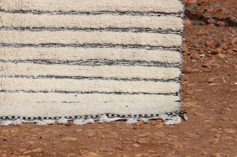 Handmade pure wool rug, size 1.4/2.6 m.