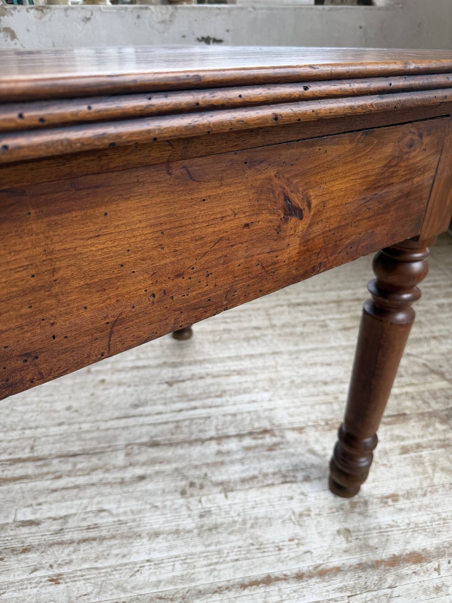 Table de ferme ou table de drapier noyer massif 1900