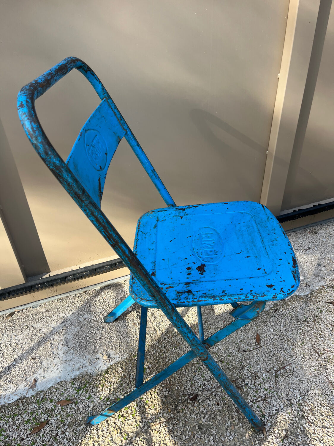 Chaise métalliques jardin et intérieur