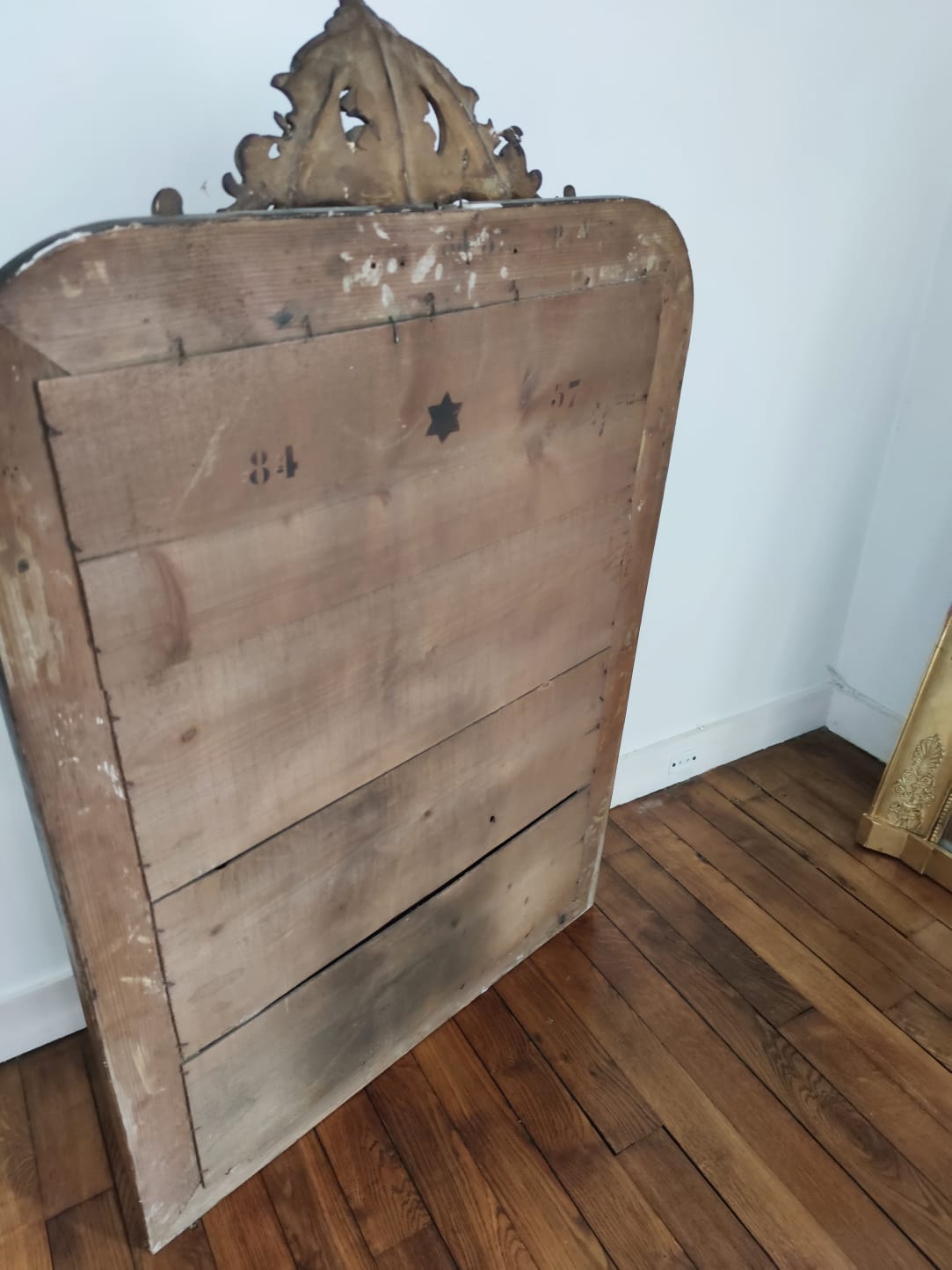 Ancient mirror with golden pediment - 117x76cm