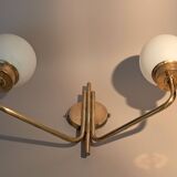 Applique en laiton et opaline à deux lumières, 1960