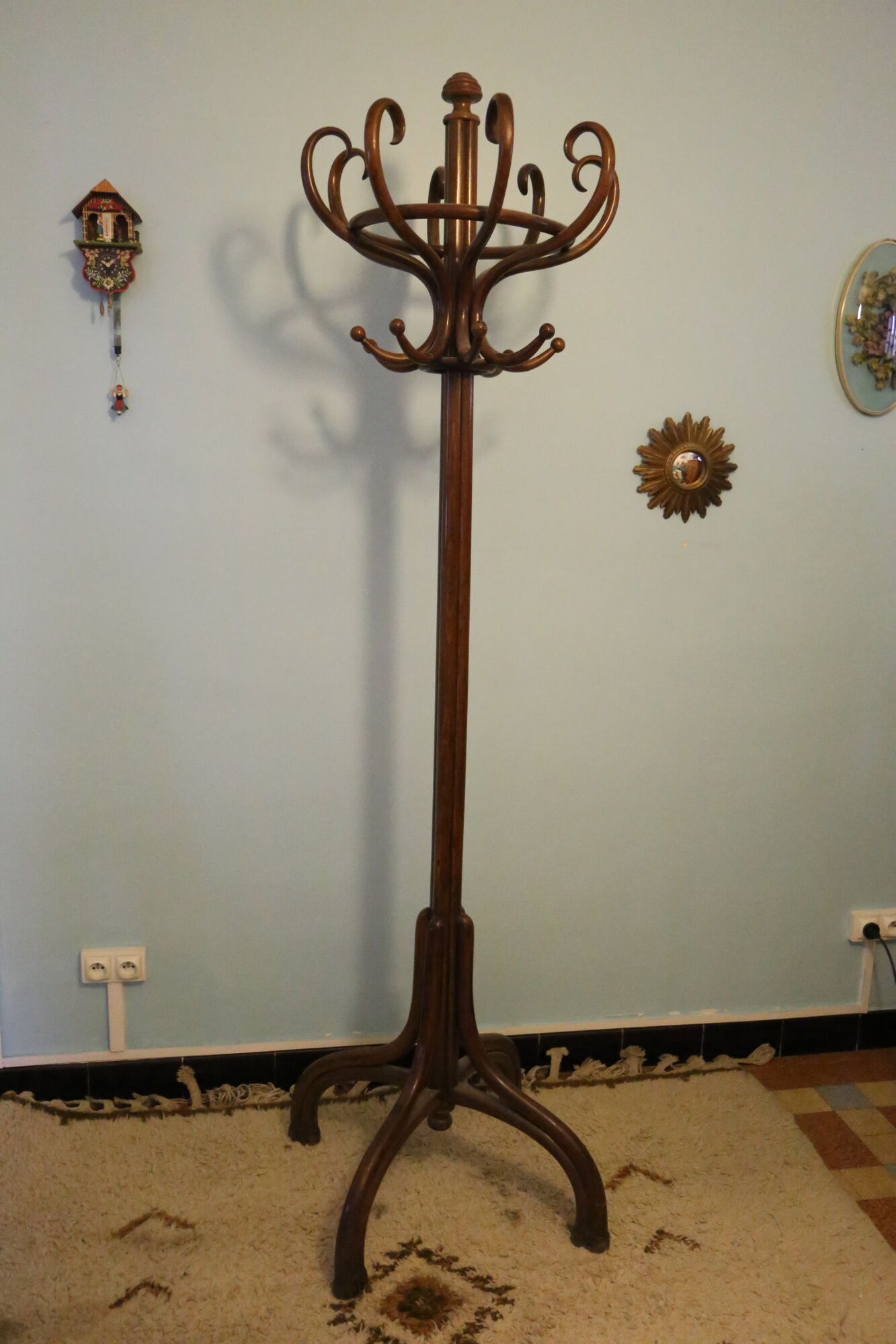 Thonet parrot coat holder