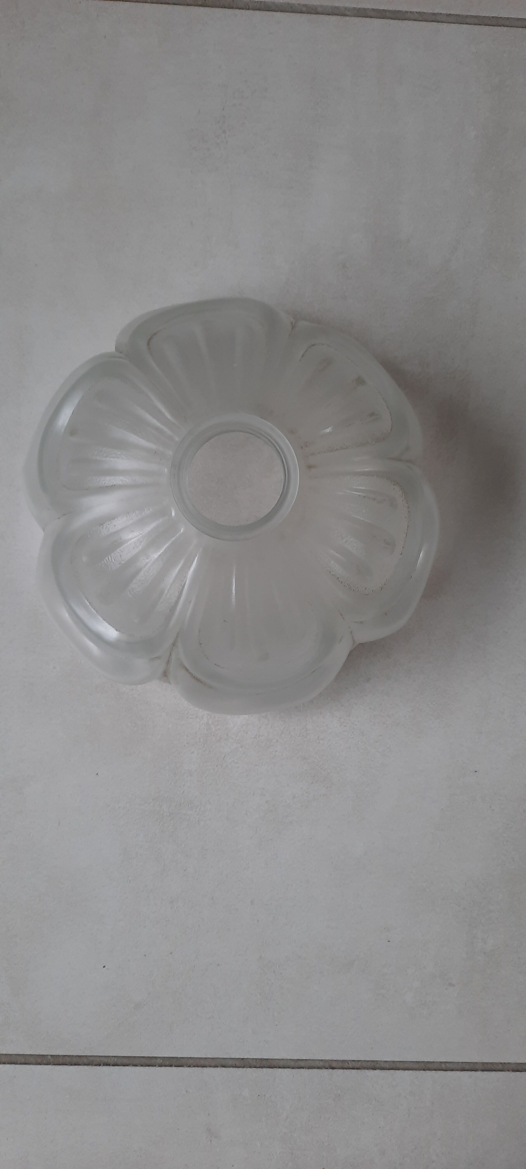 Moulded glass suspension
