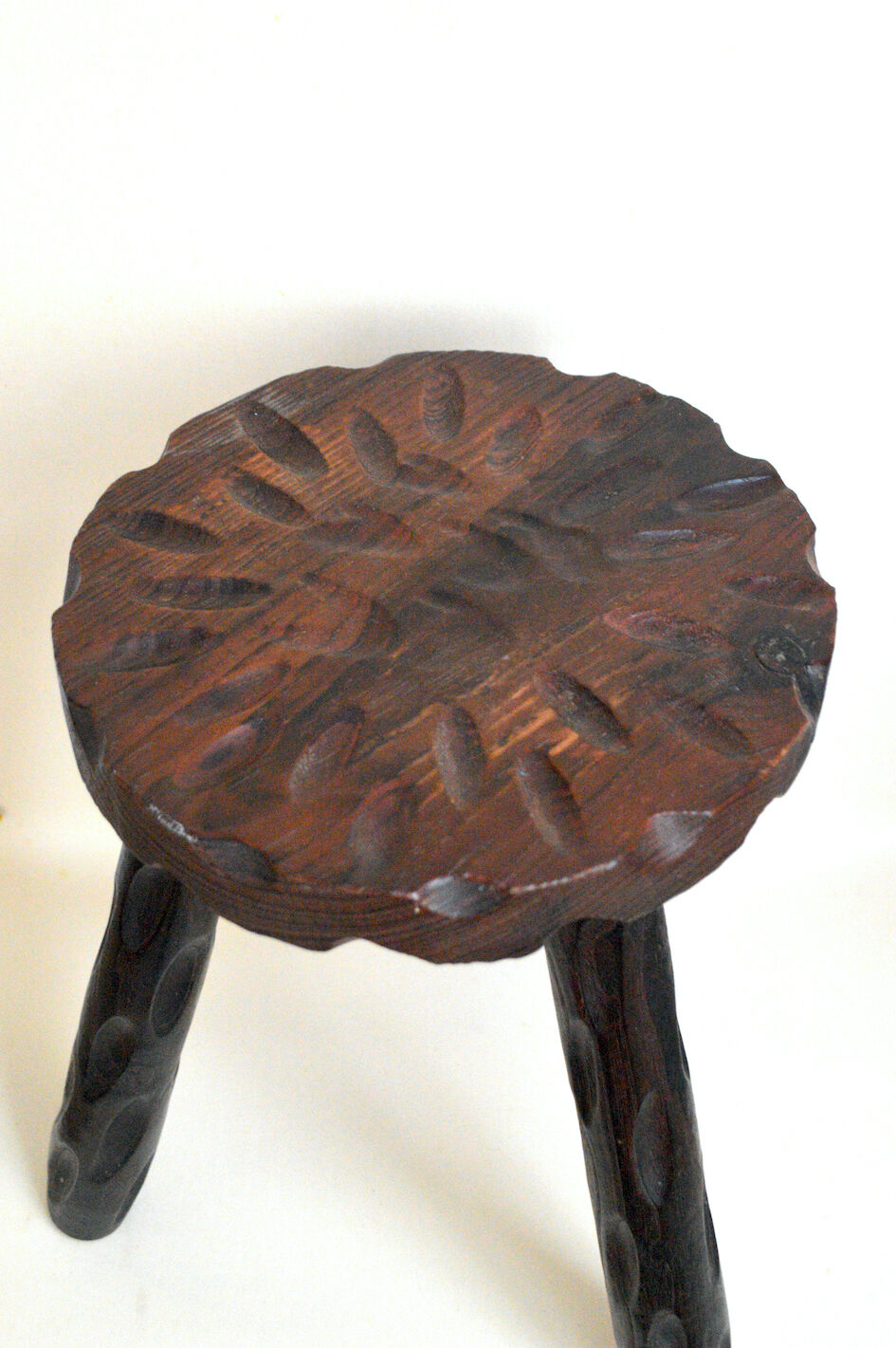 Spanish tripod stool