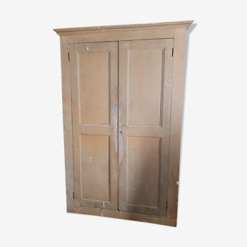 Armoire parisienne en sapin