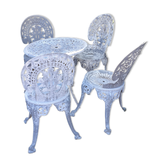 Garden furniture in cast aluminum