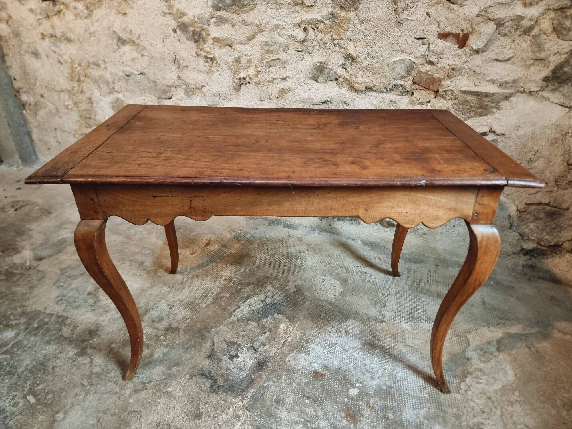 Louis XV provincial desk – 18th century – Walnut & Elm – 116 x 63 cm