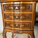 Chevet ou chiffonnier de style Louis XV – 3 tiroirs sculptés