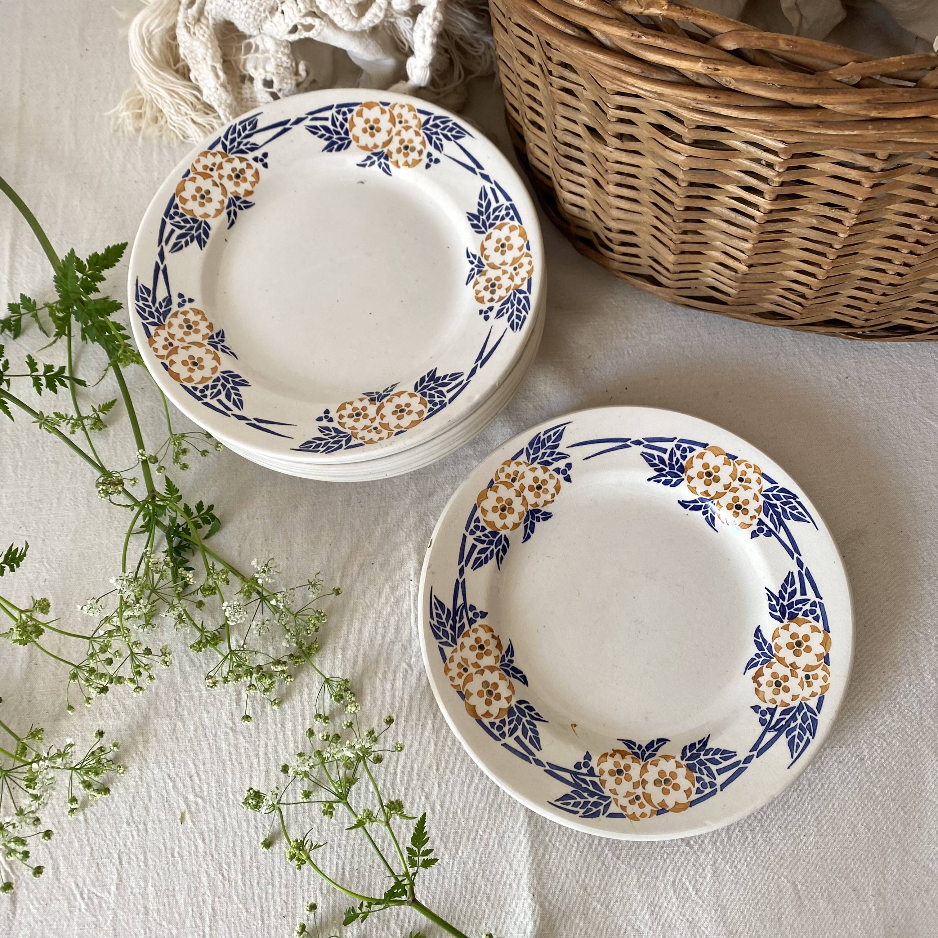 Old Moulin des Loups flat plates