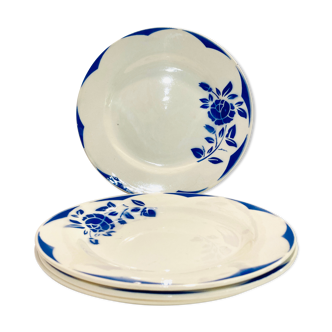 4 assiettes en porcelaine blanche à fleurs bleues