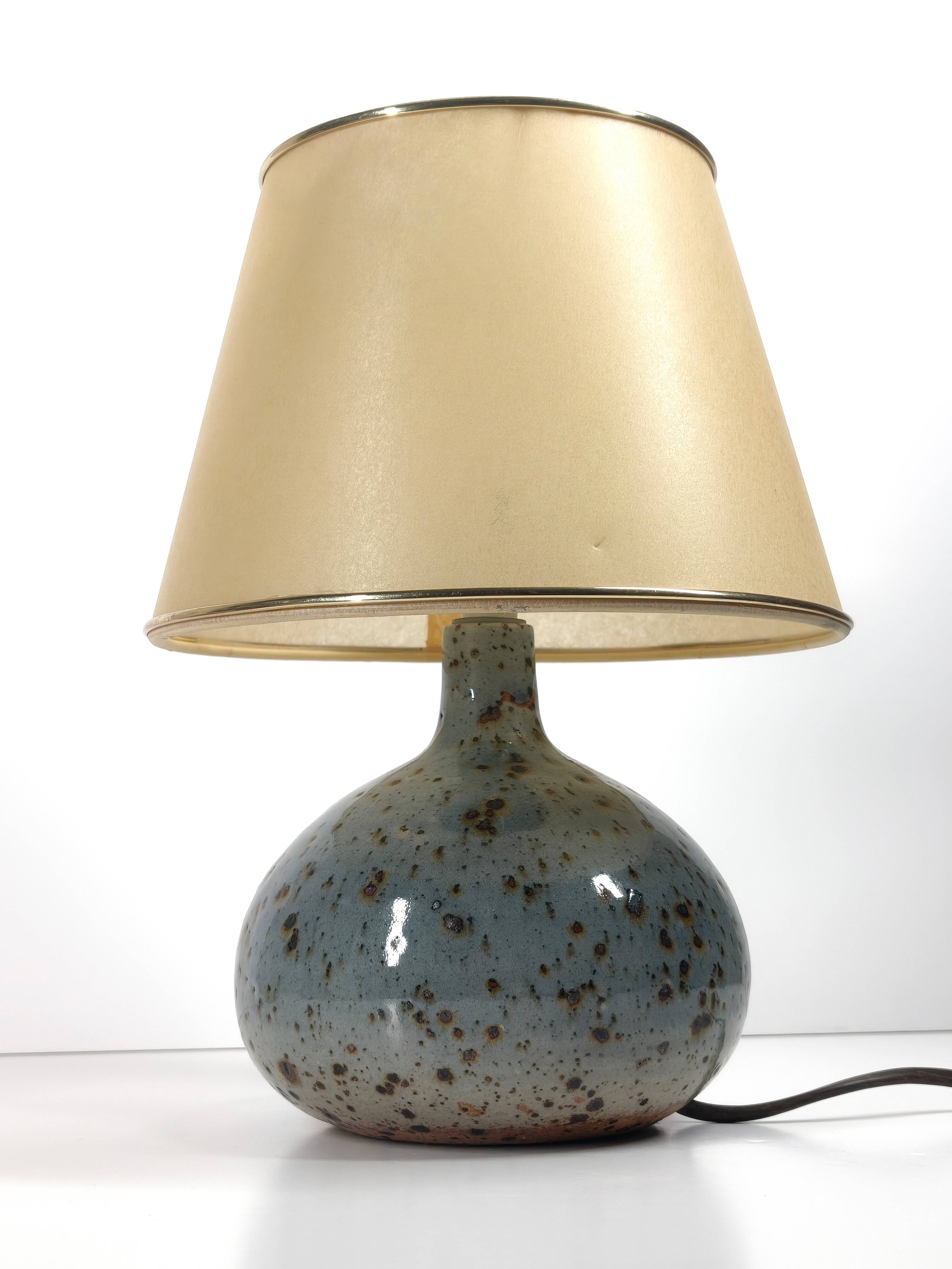 Vintage table lamp in glazed ceramic, 1950s style.