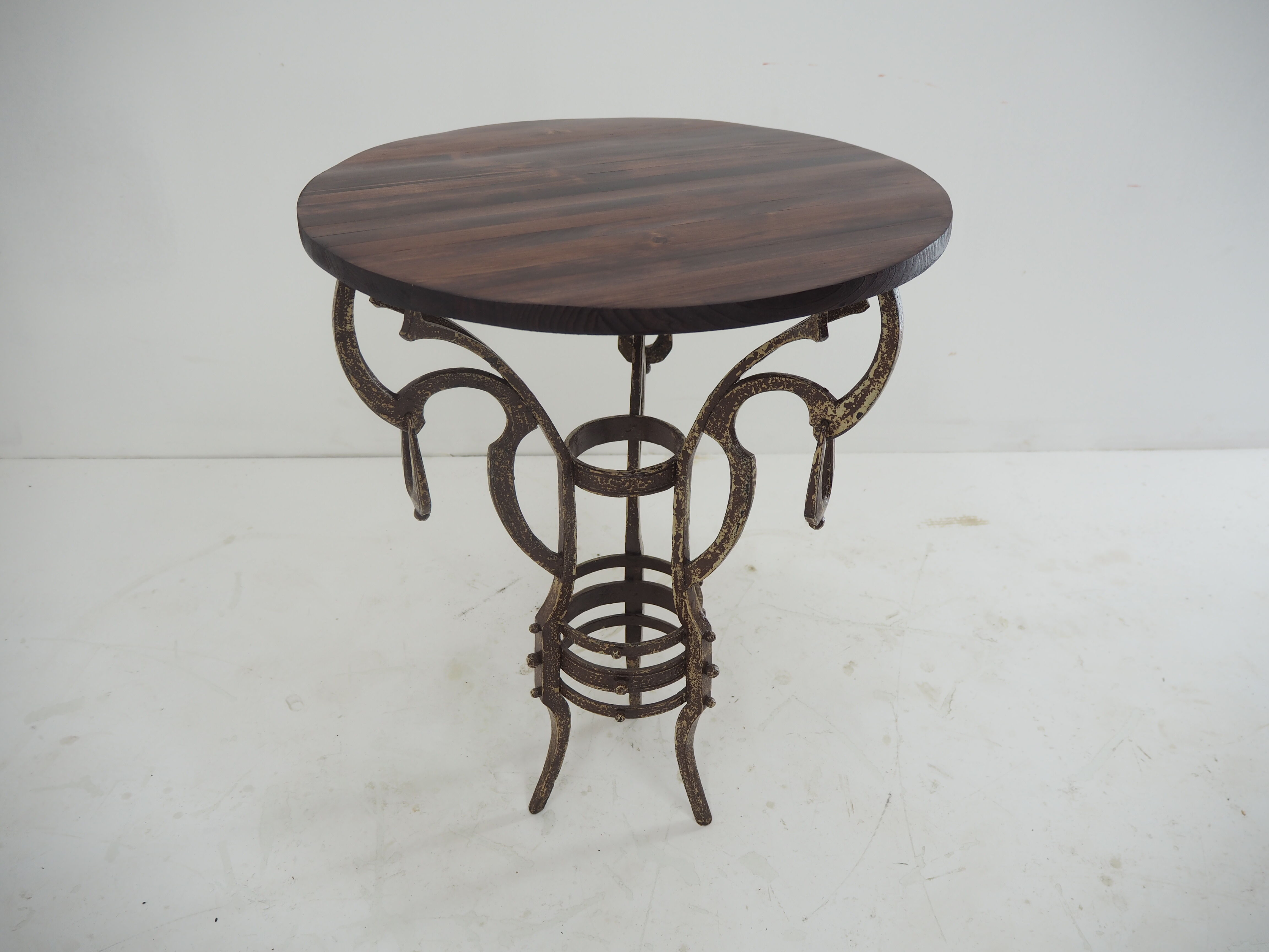 Table d’appoint en fer industriel antique