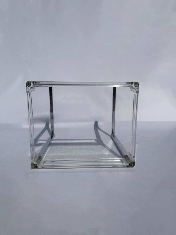 Table d'appoint vintage rétro en Lucite Marc Berthier France années 1970