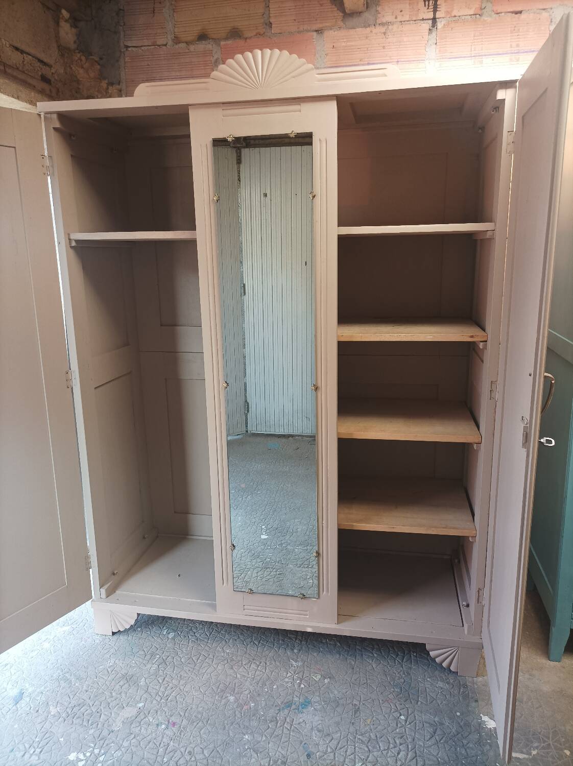 Vintage Art Deco 3-door wardrobe