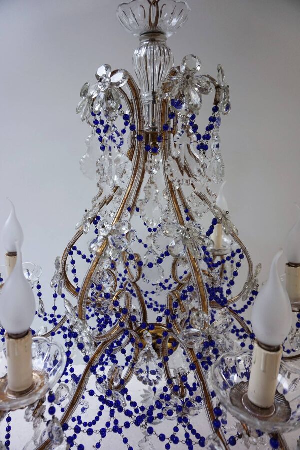 Chandelier italien avec des cordes en verre de Murano bleu cobalt et des cristaux.