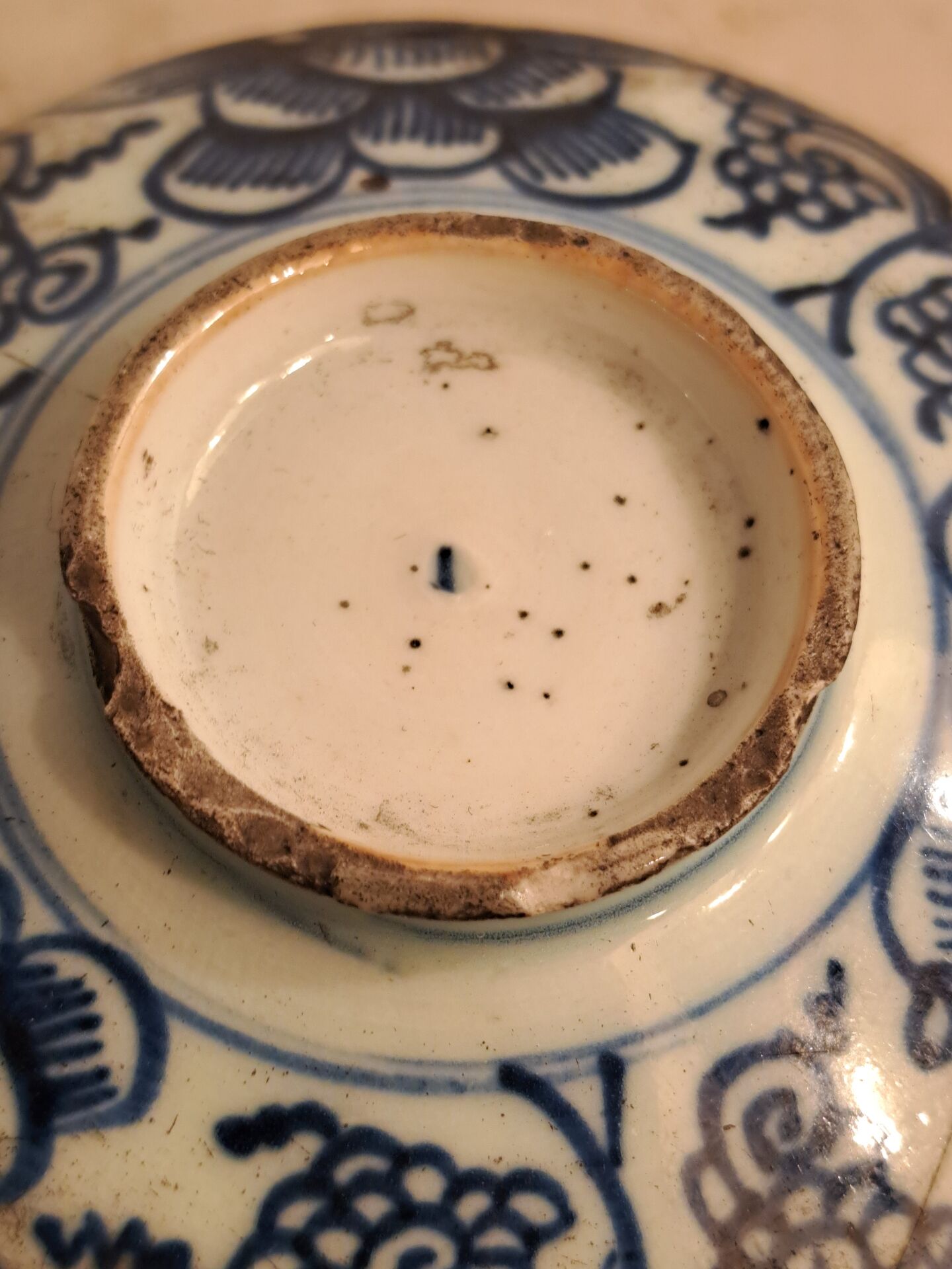 18th-century Chinese pot Qianlong in porcelain