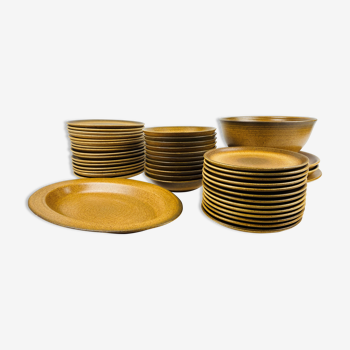 Longfields sandstone table service - 45 pieces