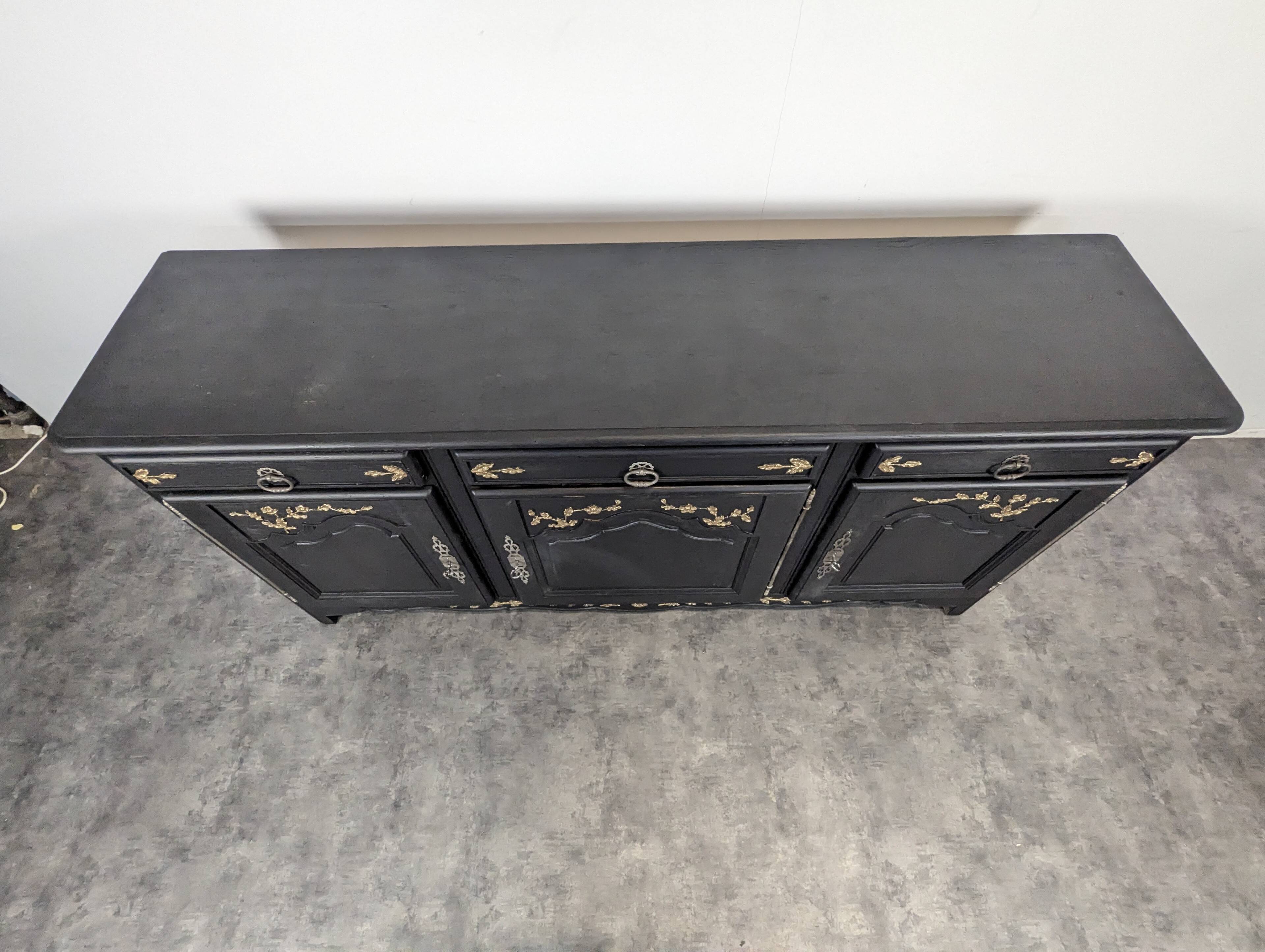 Enfilade rustique réchampie noir et or