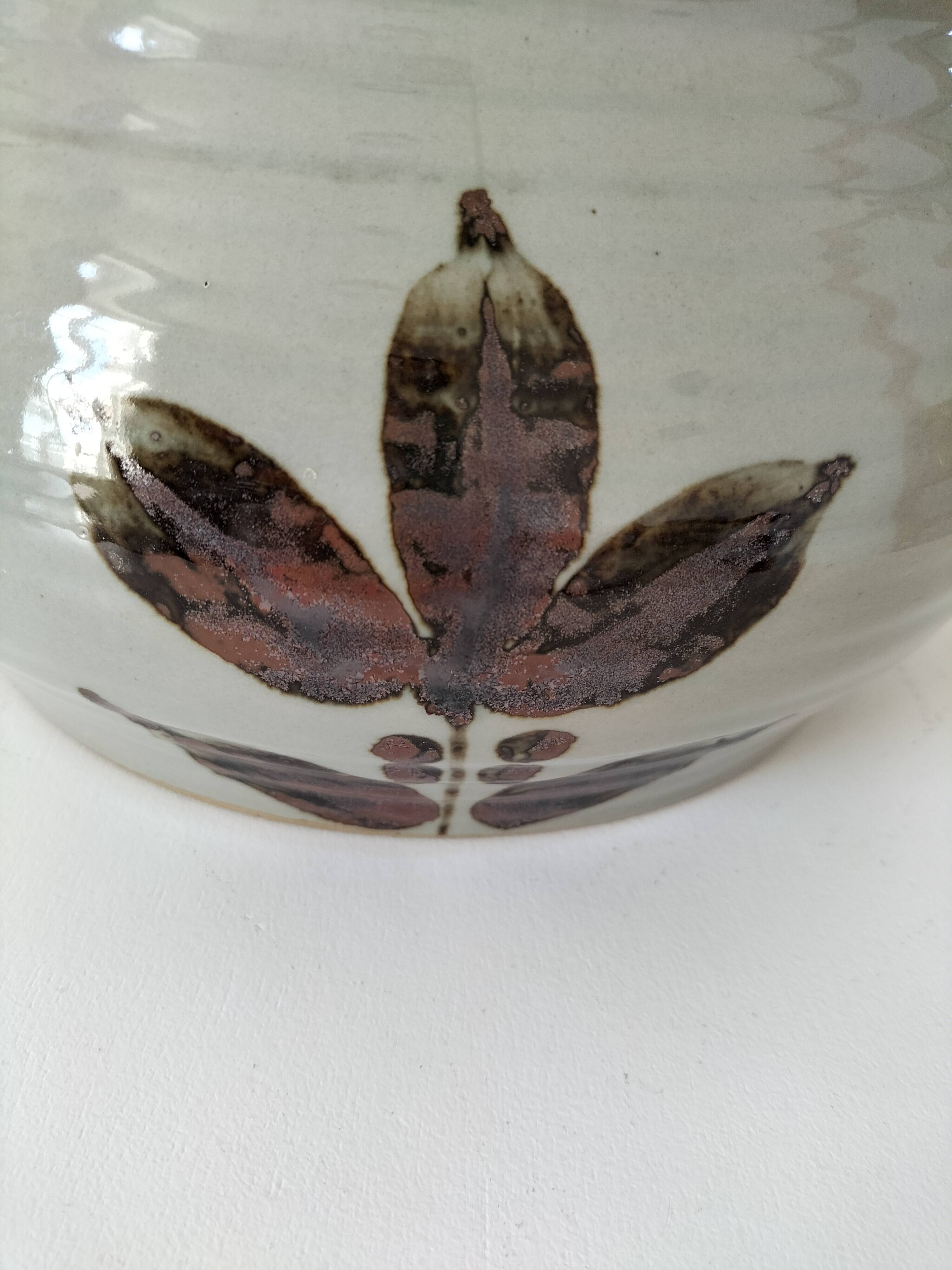 Large Arnon sandstone jar