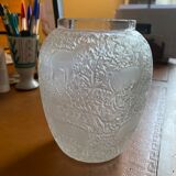 Lalique vase France with deer decorations