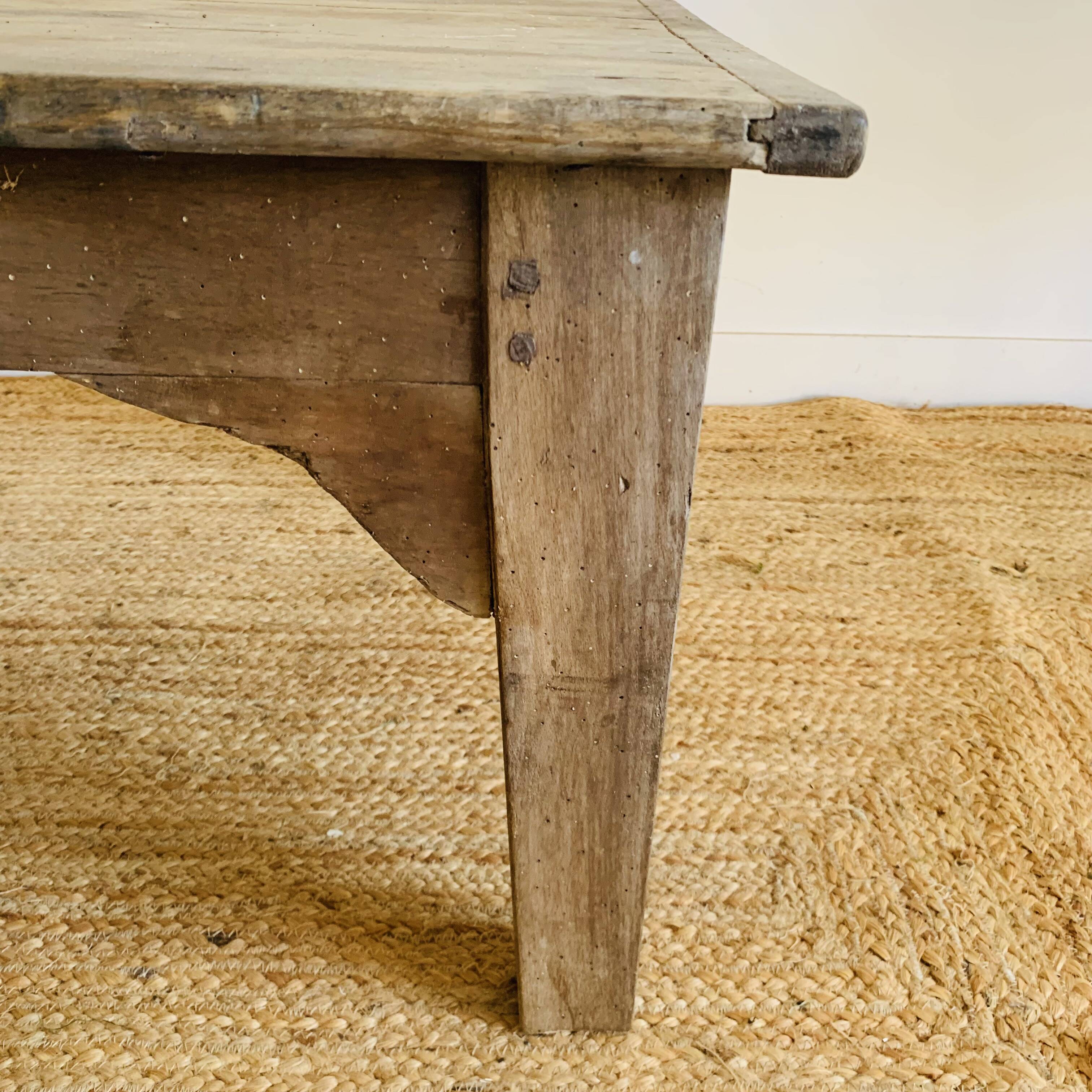 Table basse de ferme