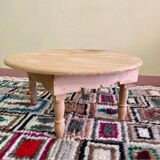 Round cedar wood table