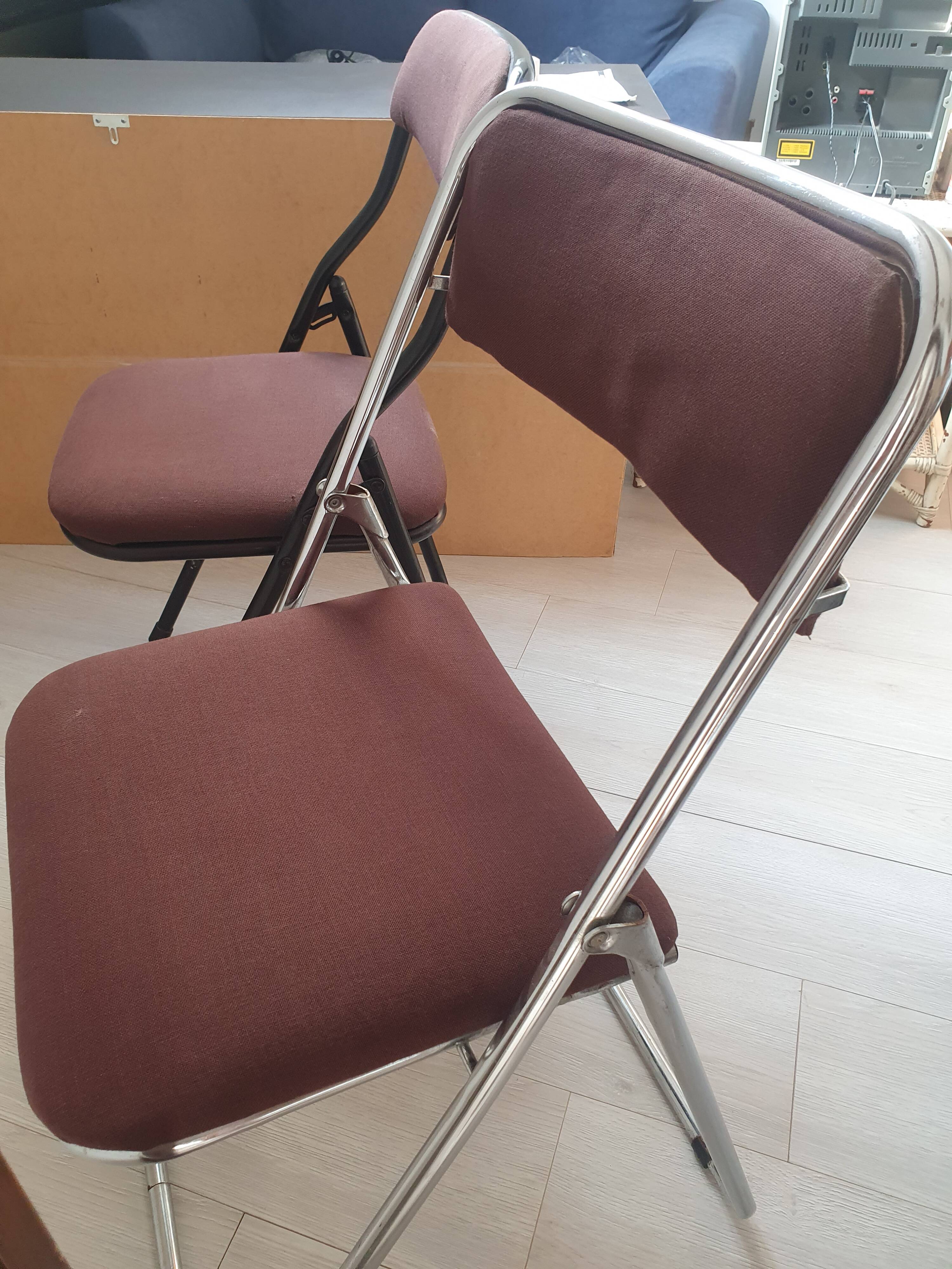 Set of 2 vintage folding chairs (or sold individually)